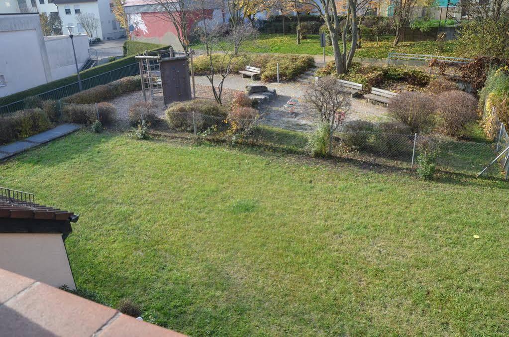 Hotel Zur Traube Moglingen Exterior photo
