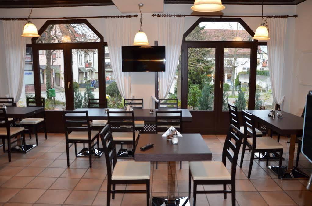 Hotel Zur Traube Moglingen Exterior photo