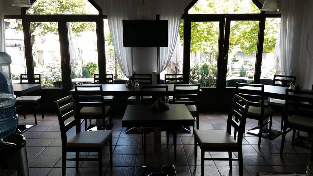Hotel Zur Traube Moglingen Exterior photo